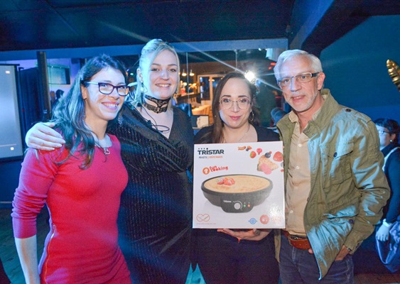 Karaoké Les sables d'olonne. Remise de cadeaux suite à une animation Blind Test